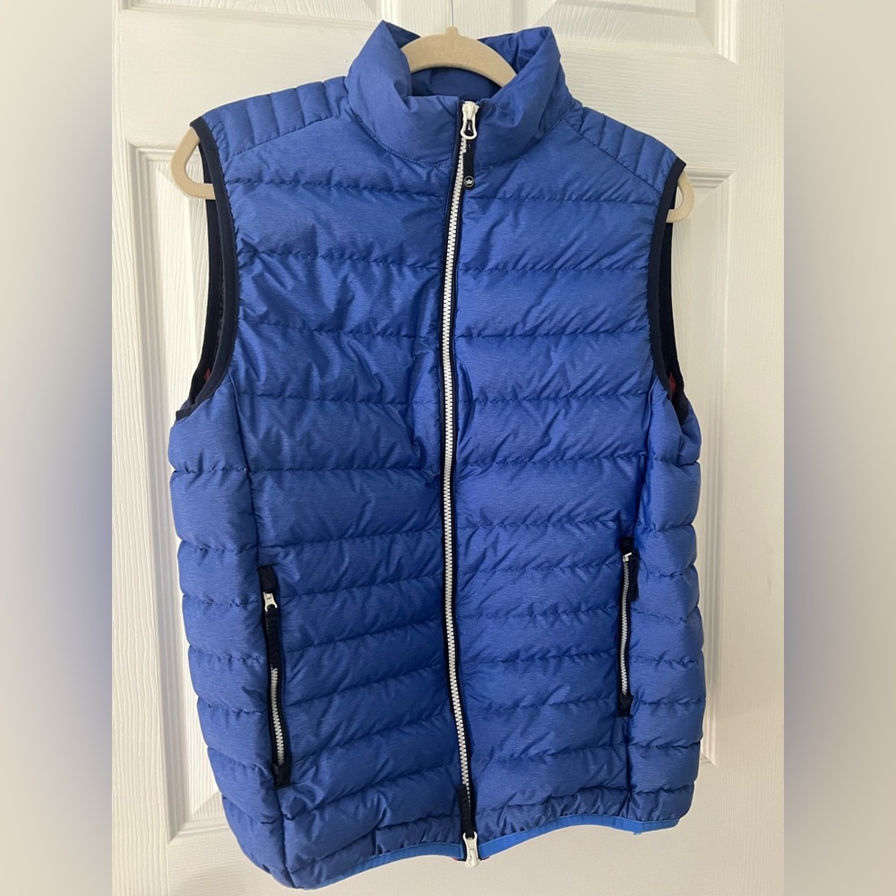 Peter Millar lightweight men’s down vest. Royal blue.